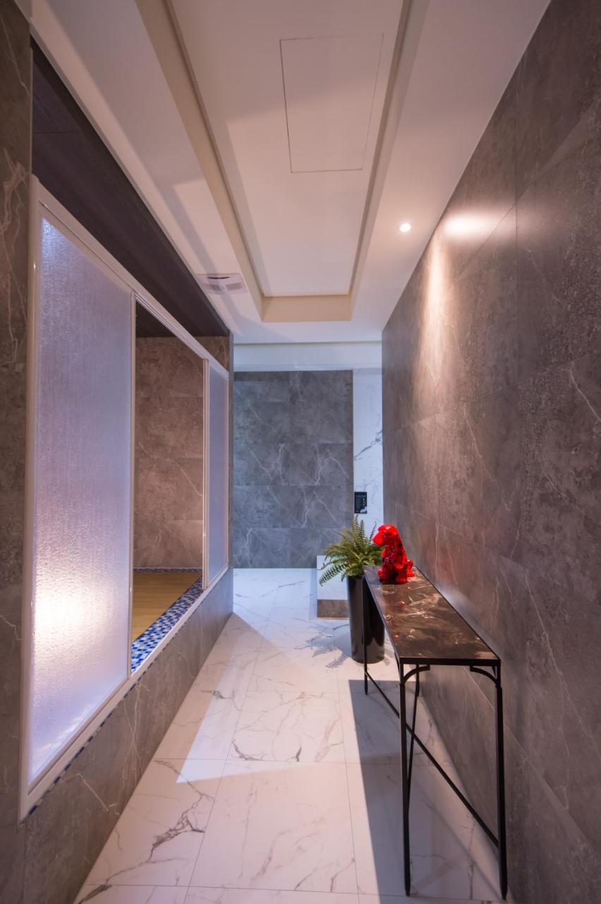 J Moon Villa Motel Тайпей Екстериор снимка